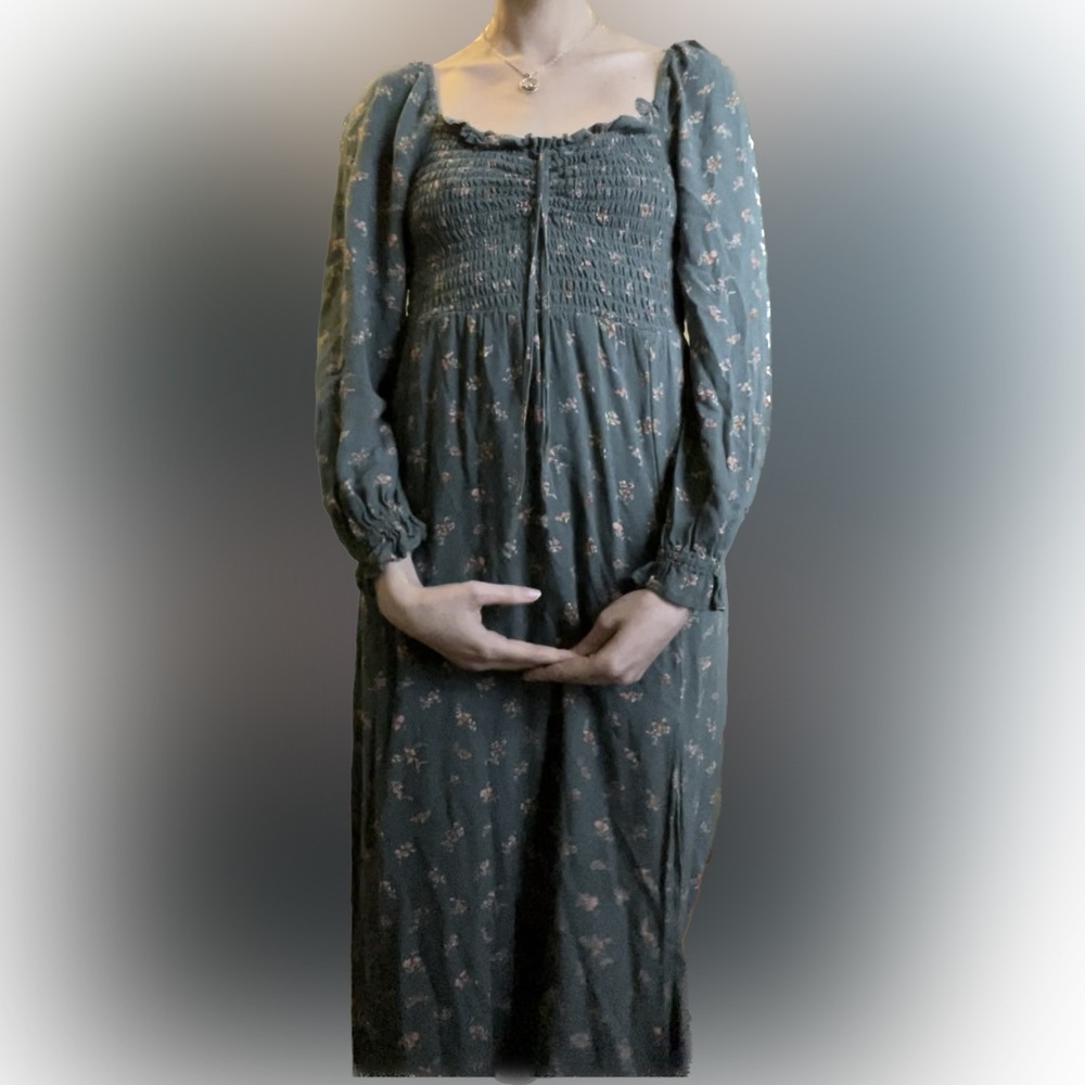 American Eagle Green Smocked MIDI Dress 🍃